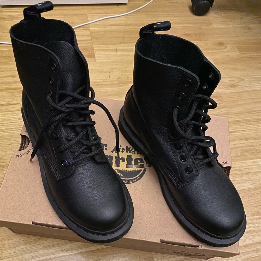 Dr.Martens 1460 Pascal Women’s Mono Lace Up Boots